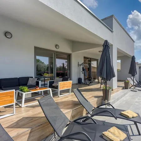 Gina * Nova Vas (Porec)