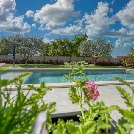 Gina Nova Vas (Porec)