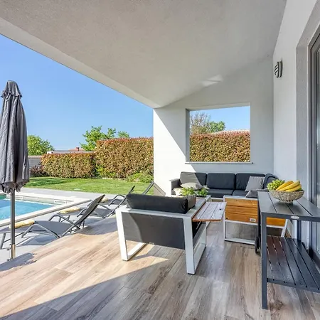 فيلة Gina Nova Vas (Porec)