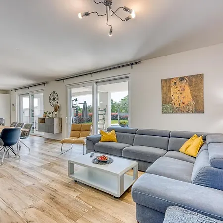 Gina Nova Vas (Porec)